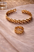 Gold Tone Interlinked Chain Ring & Bracelet Set
